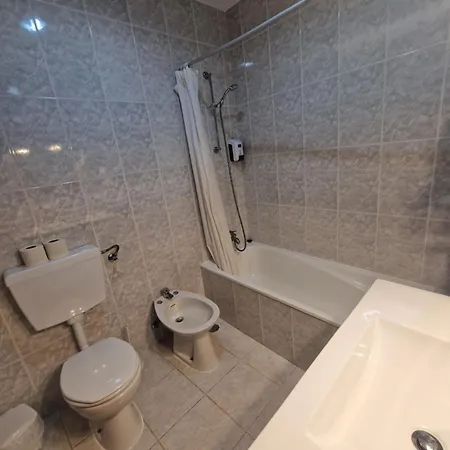 Padre Cruz Otel