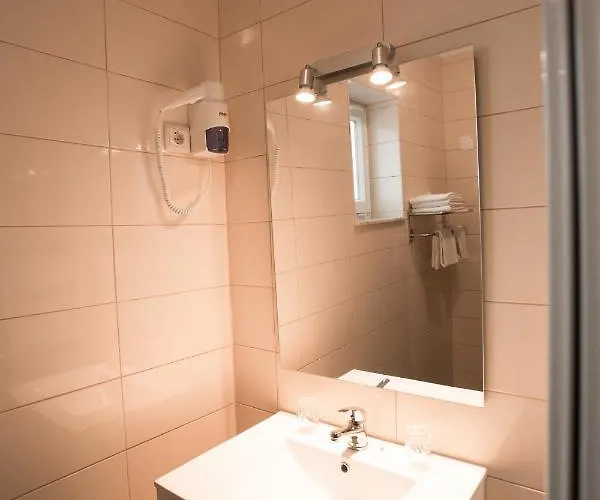 Padre Cruz Hotel Valenca